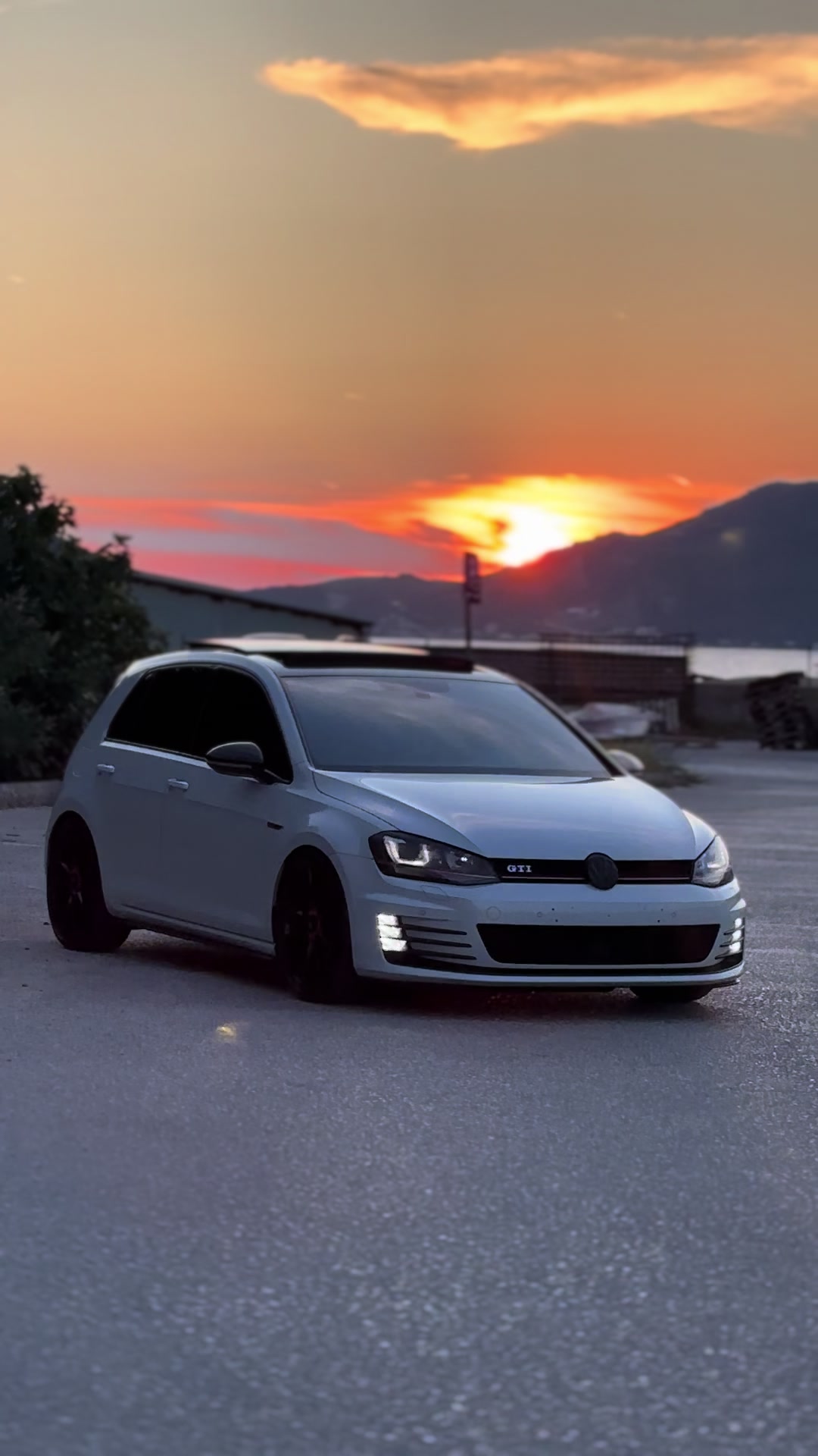 @WHITEGTI