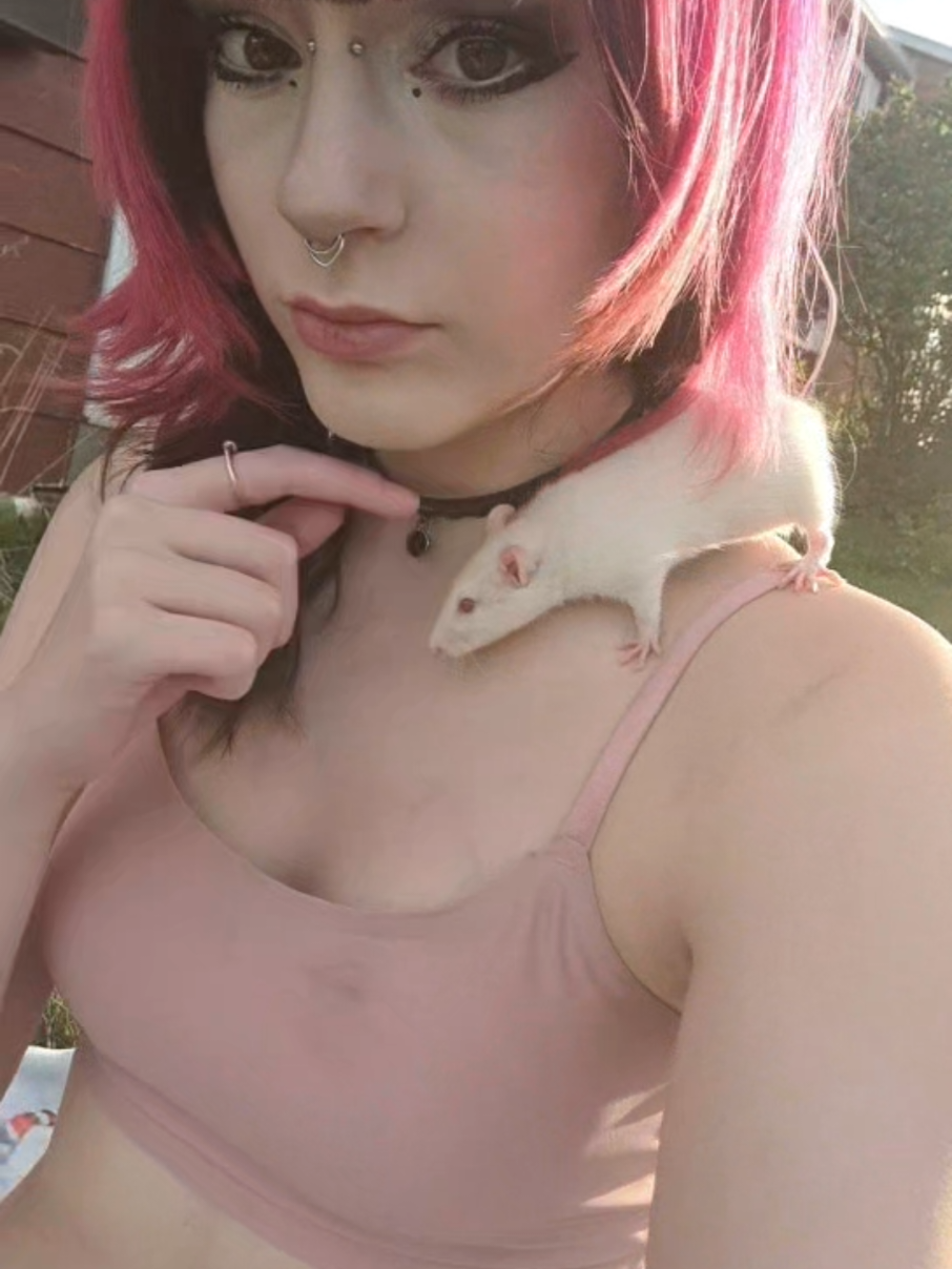 @Nat 🖤🦄