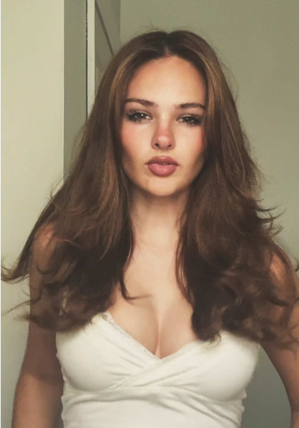 @@/juliannasabonis on Twitch