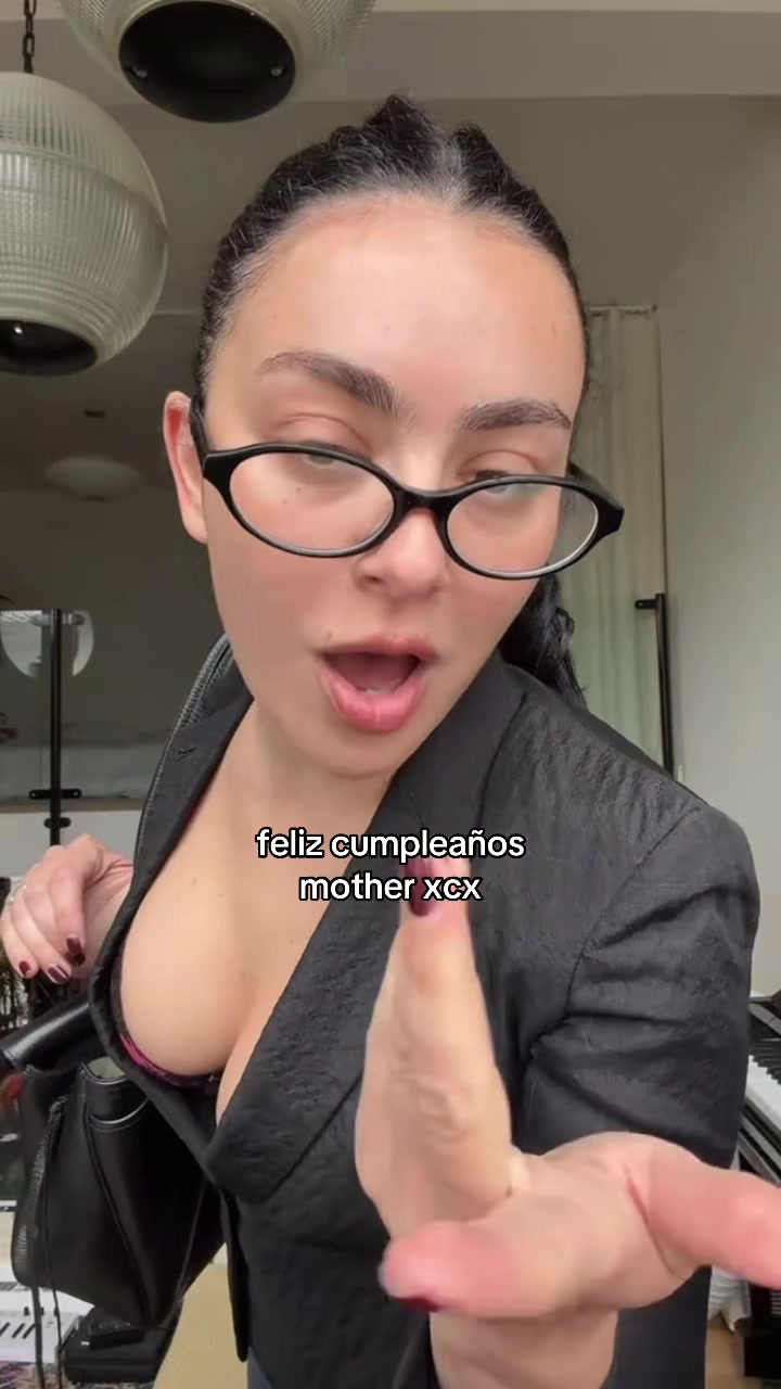 @Fans de Charli xcx LATAM