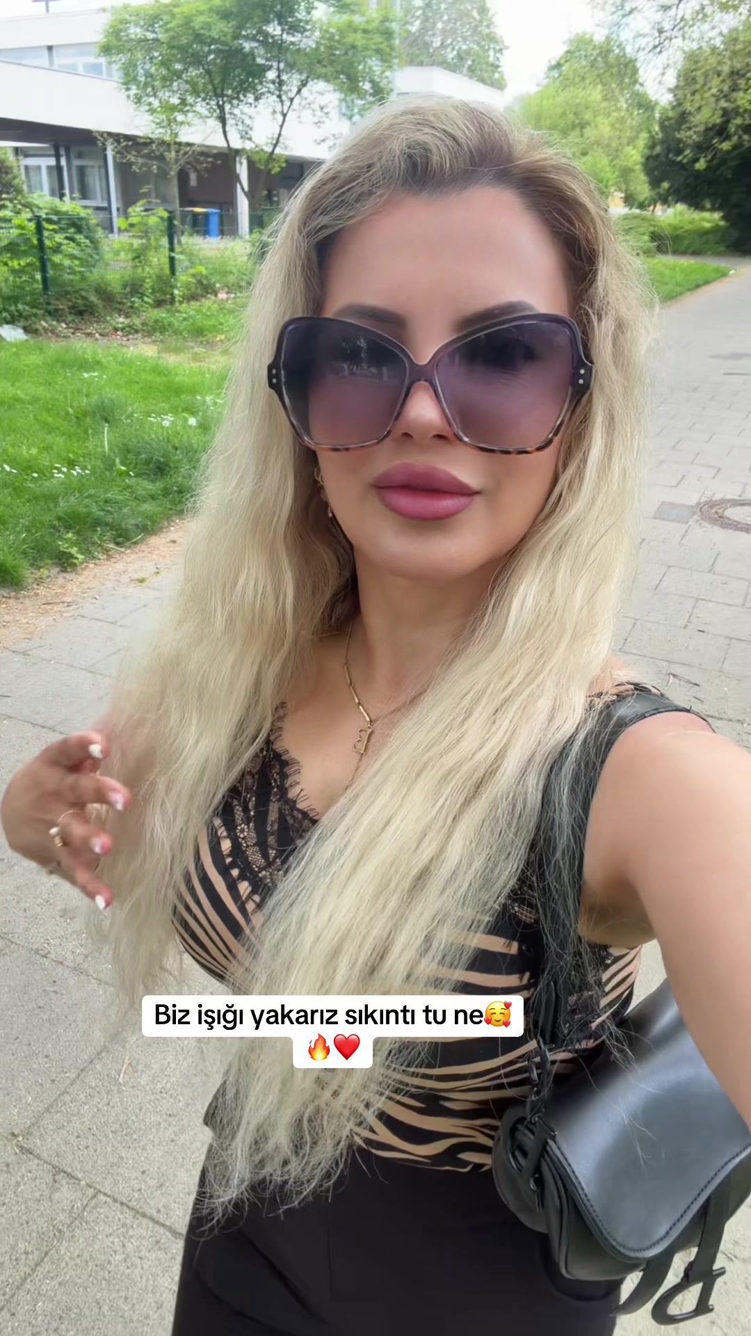 @Emoş💗