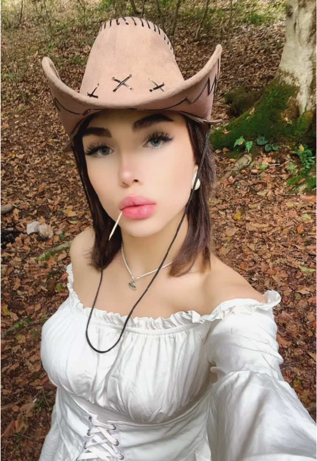 @elisa mokhtari