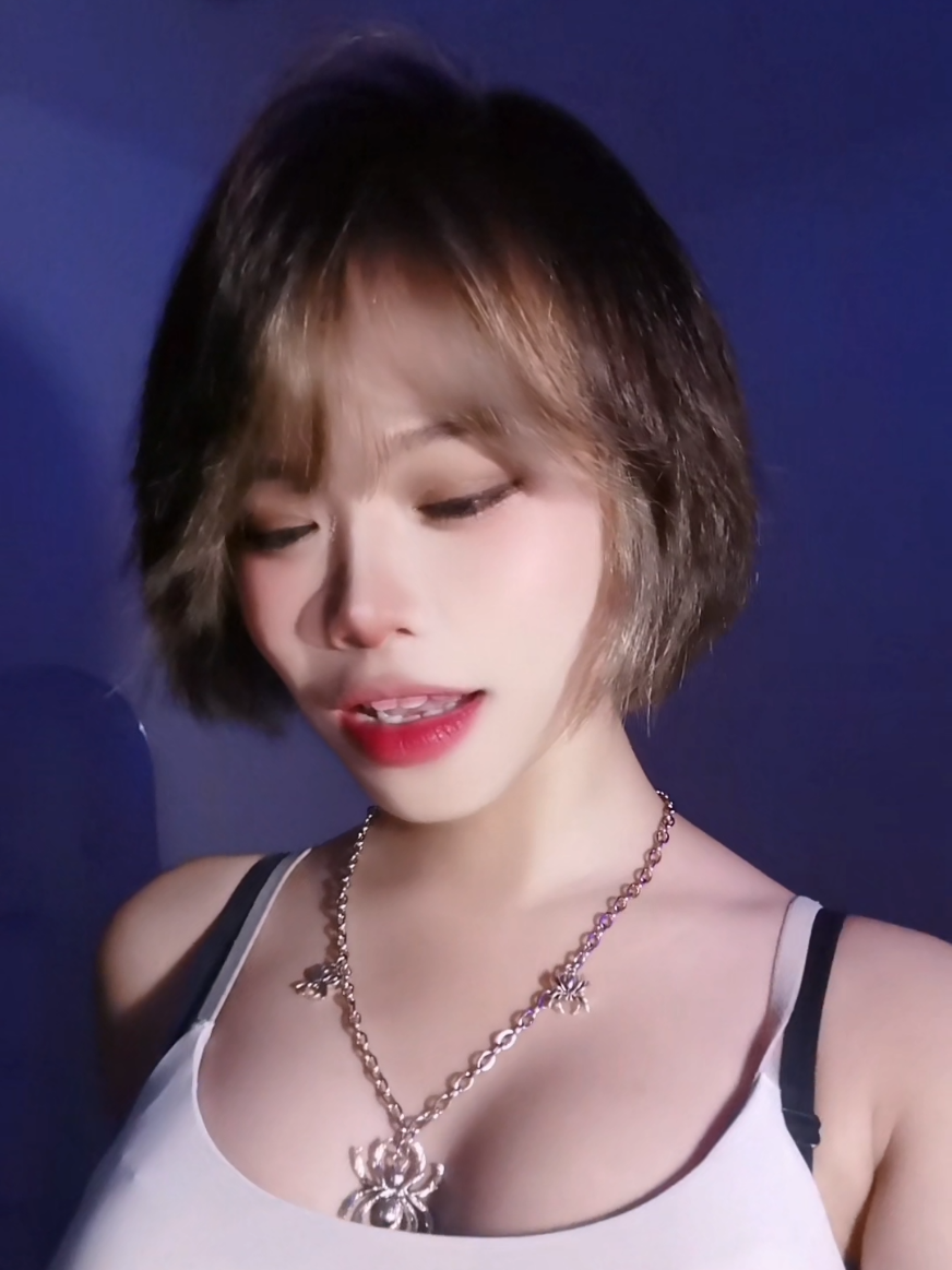 @༯
