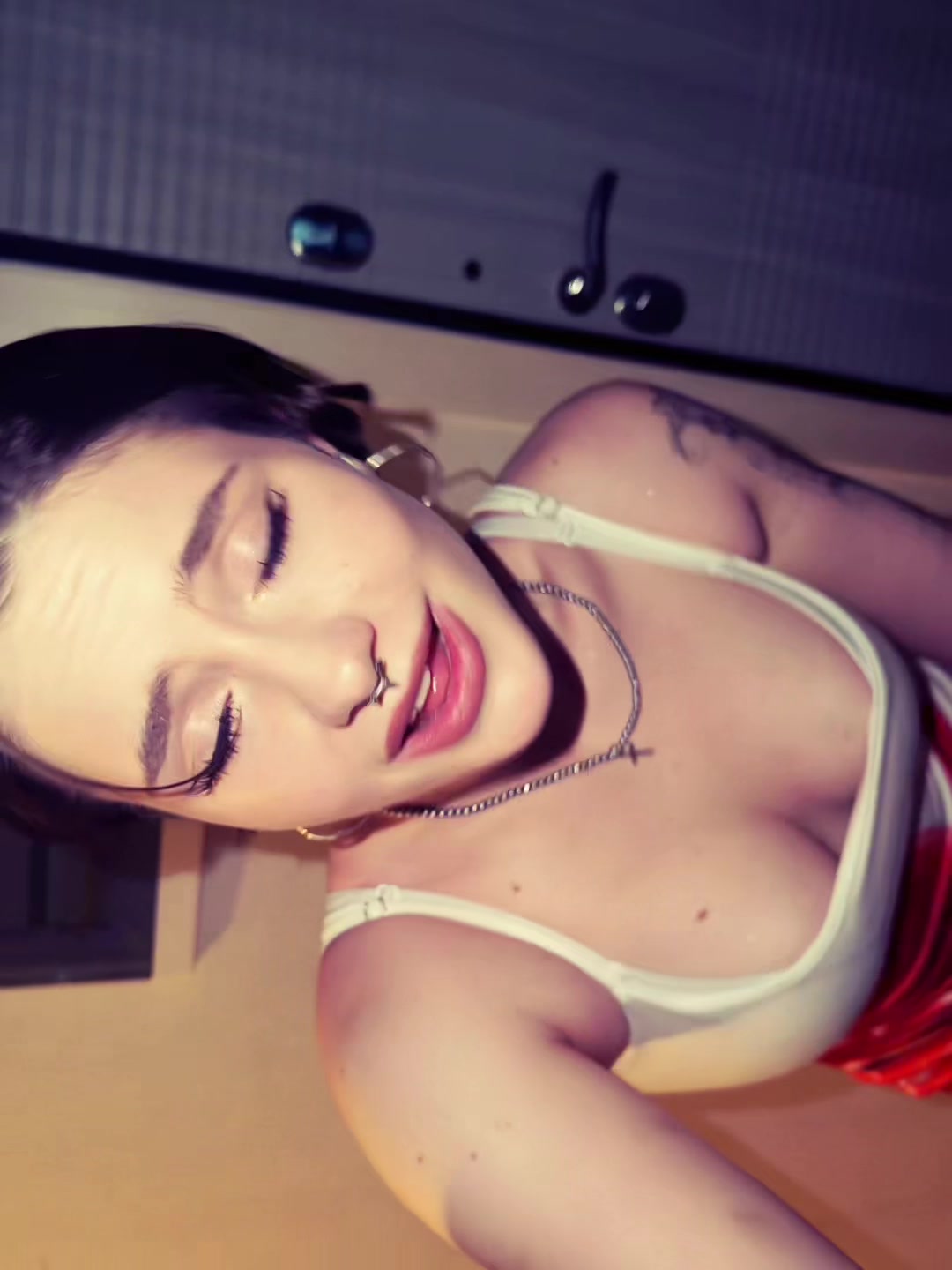 @h3r01nYA