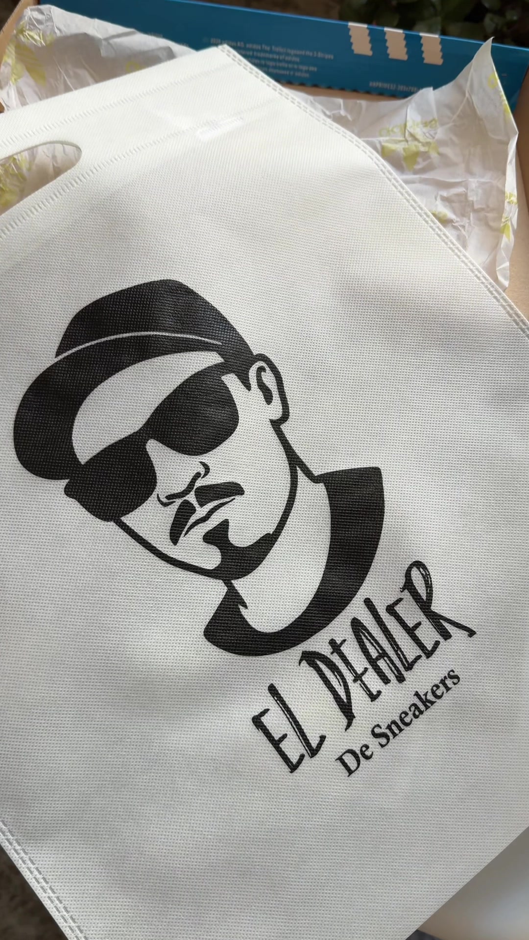 @Dealer Sneakers