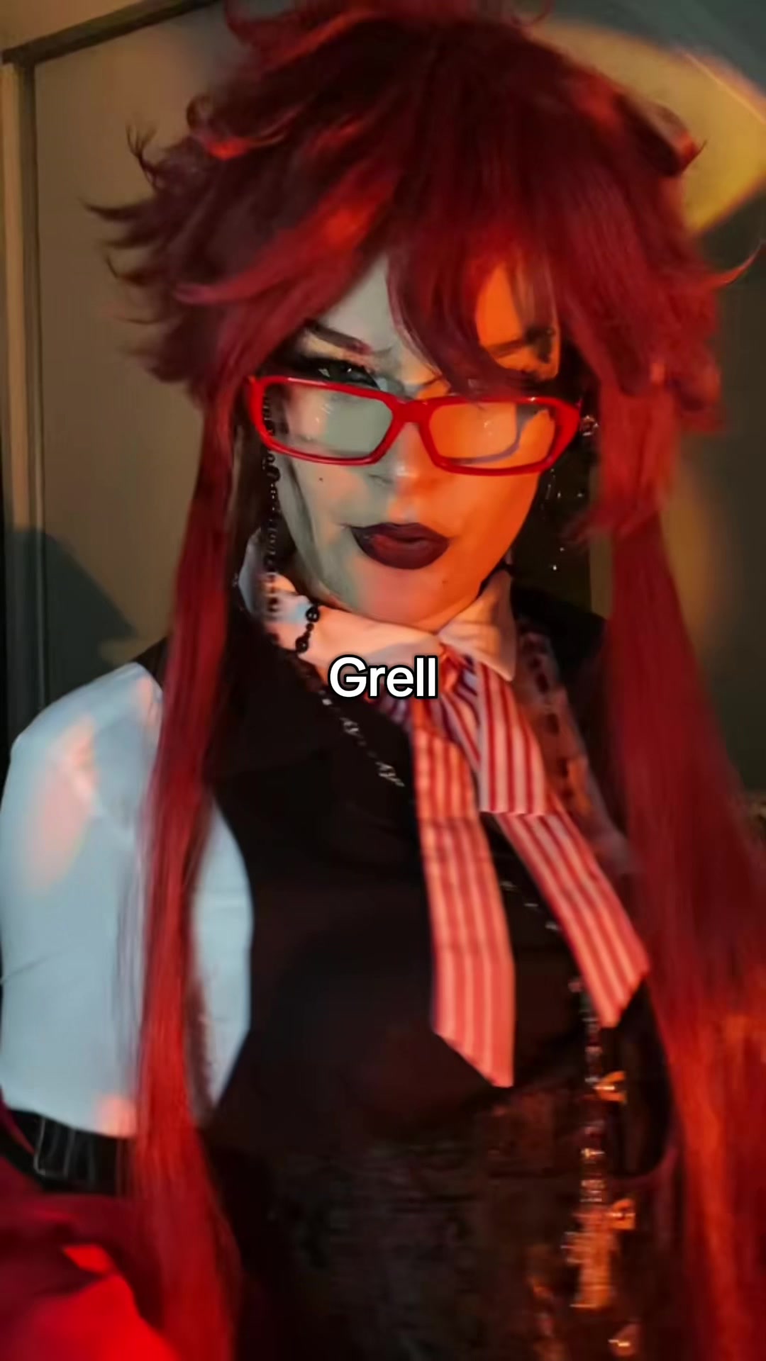 @⦻