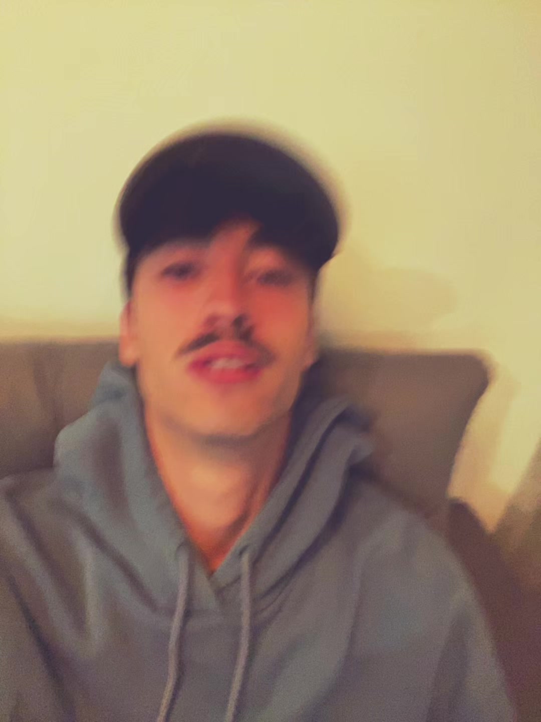 @????