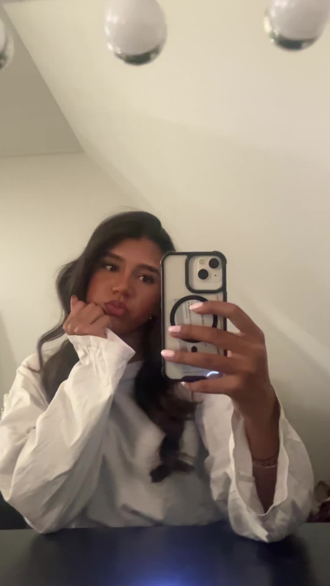 @𝐽𝑂𝑌𝐾𝐿𝑈𝐼𝑁