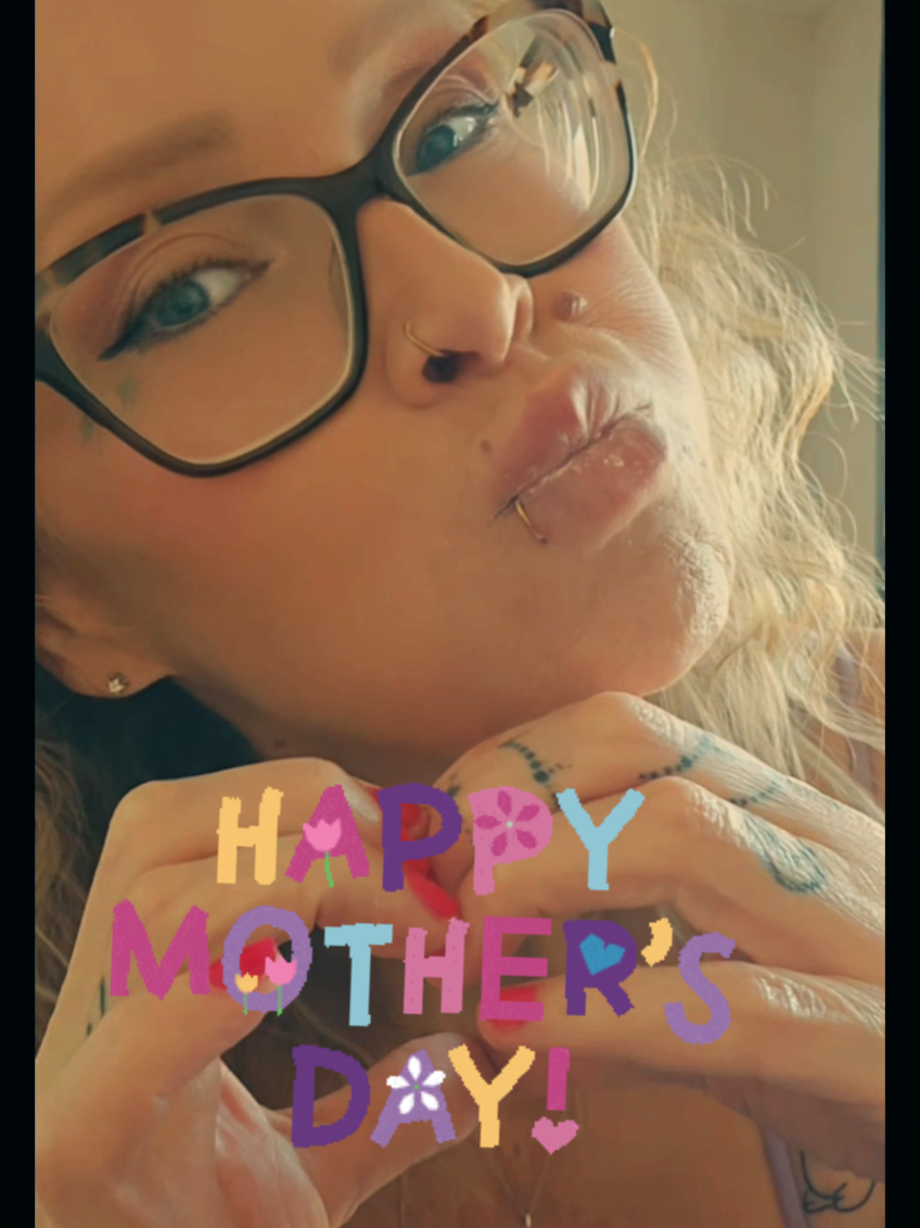@CarlieCooksBackUp