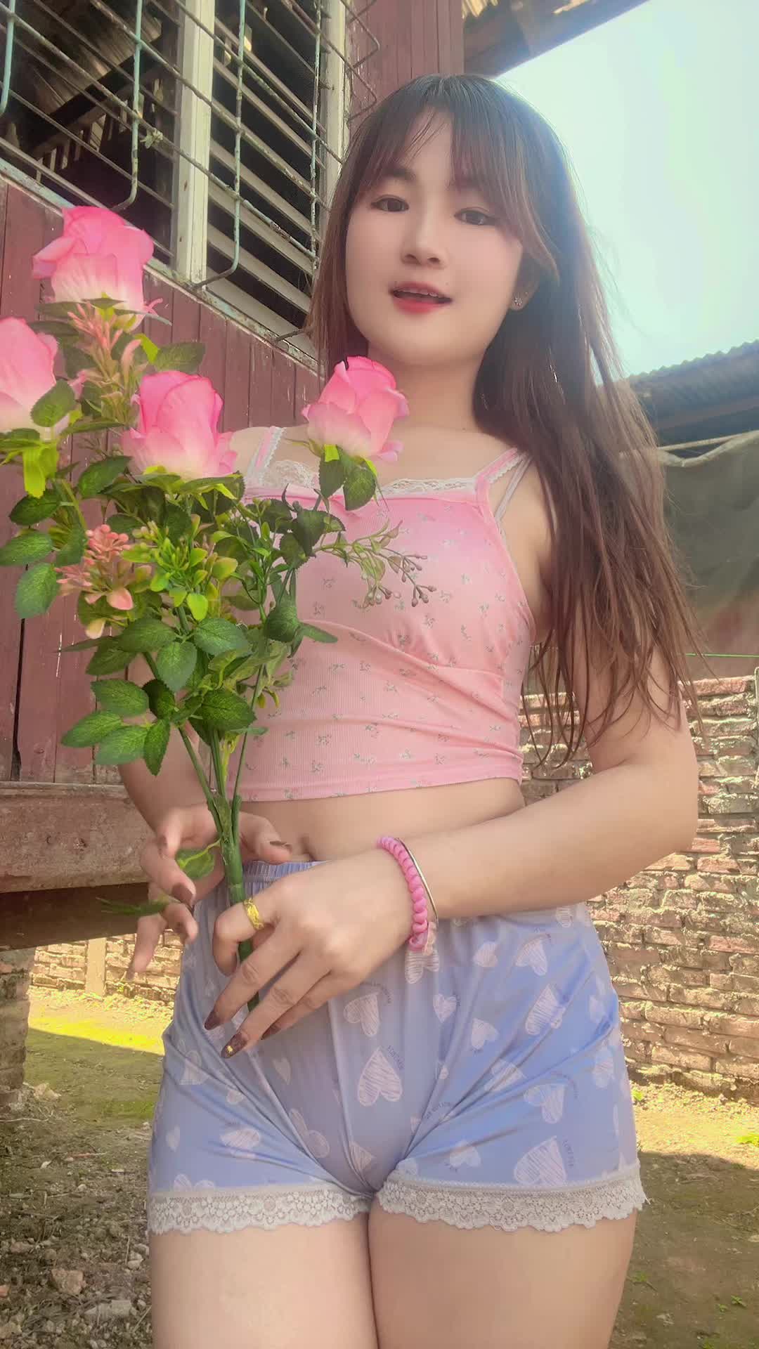 @မဝင်းကြည်