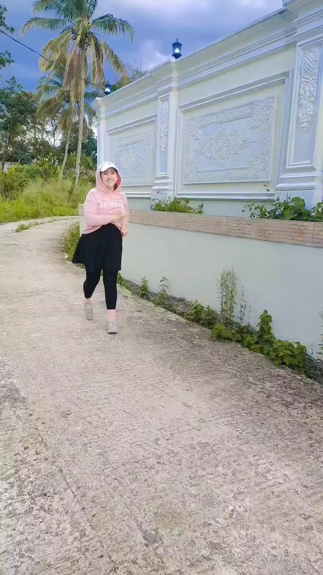 @Ucunggg