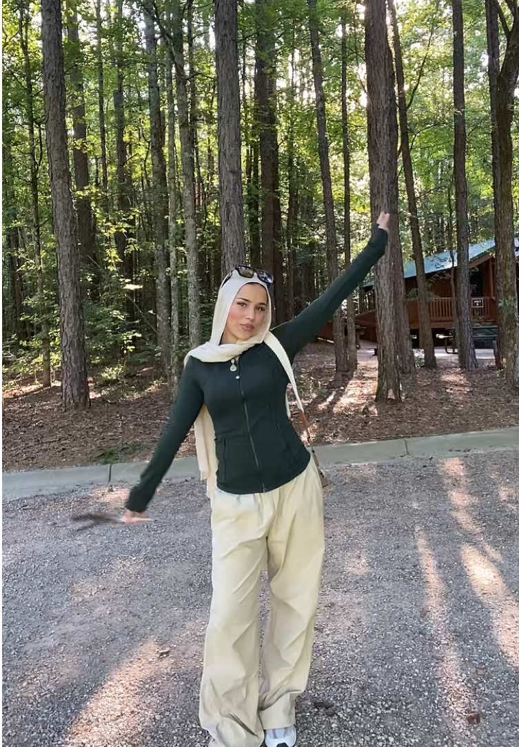 @AMINA ౨ৎ