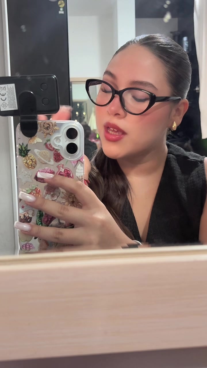 @victorianieves__