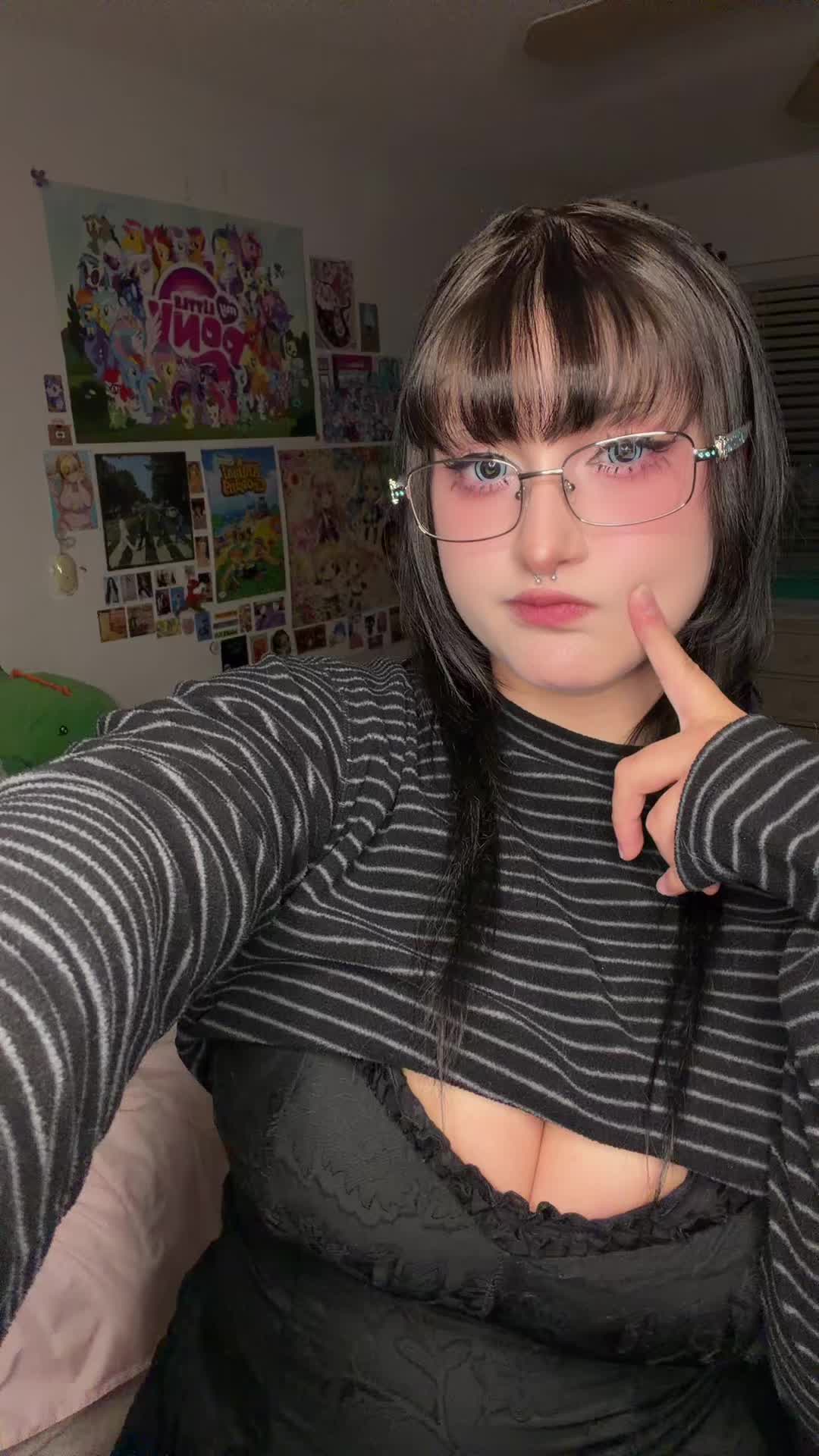 @\( &acute; ▽ ` )/ ☆彡