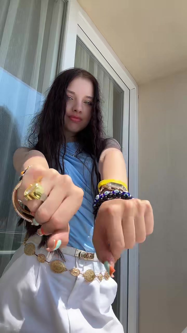 @DIVAMILLI🧿