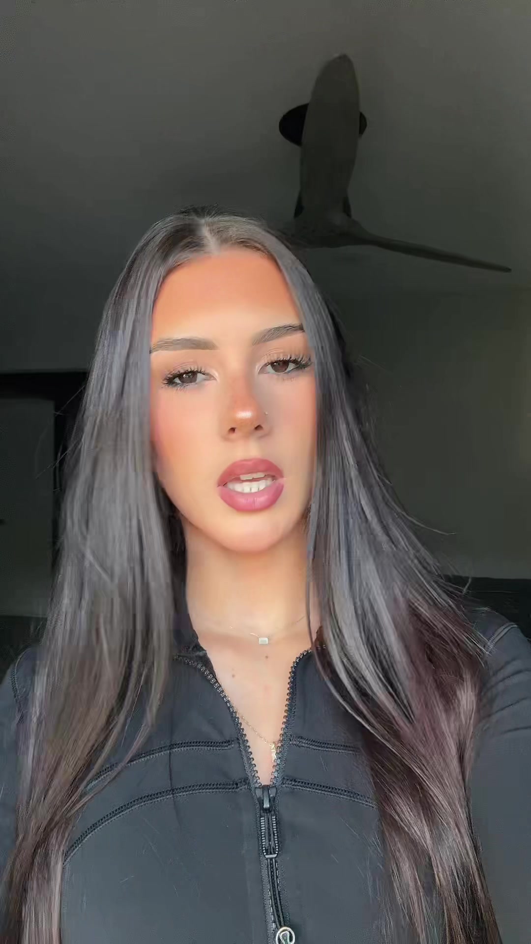 @b🍒