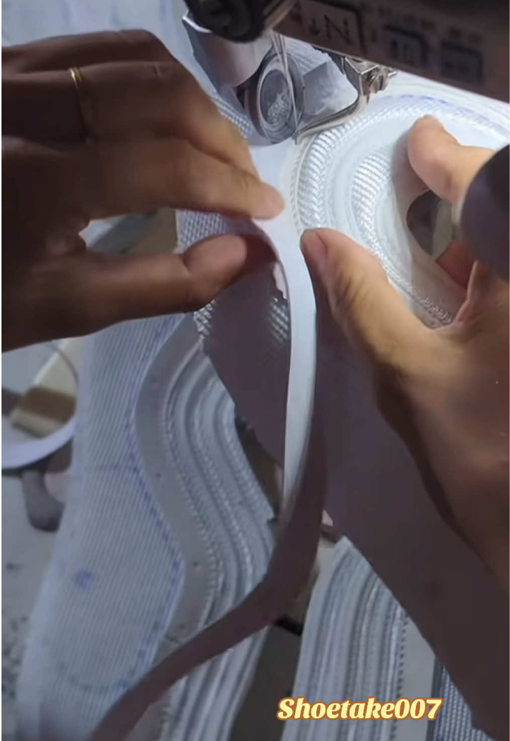 @SHOETAKE