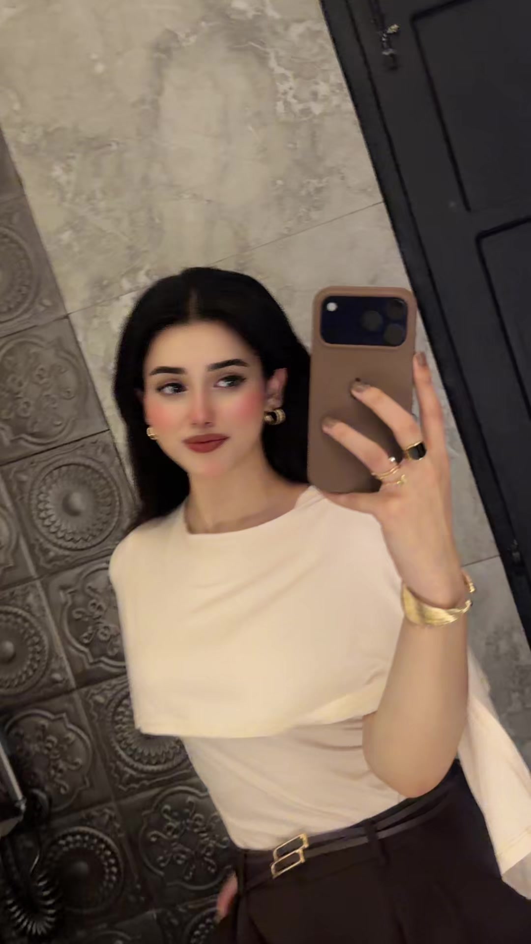 @Alina Amir