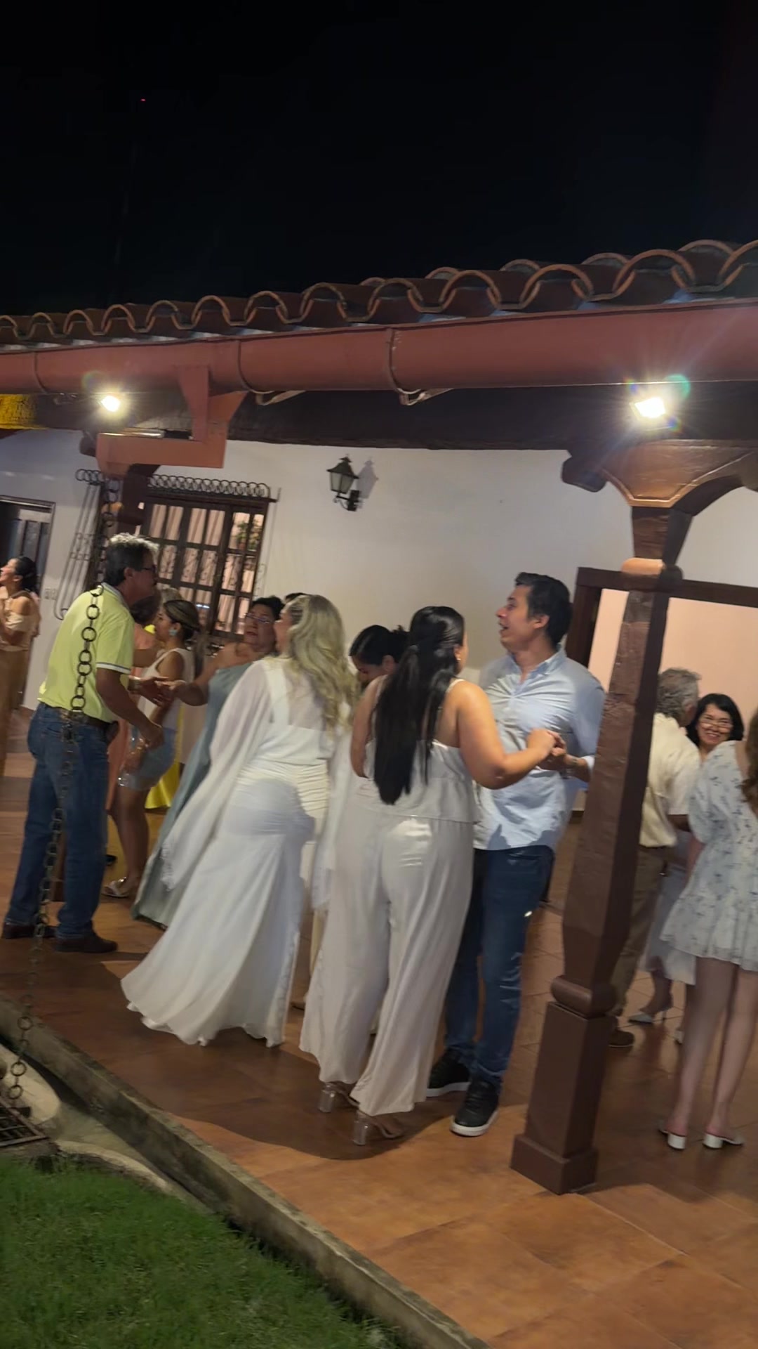 @Hermanos Barbery Oficial