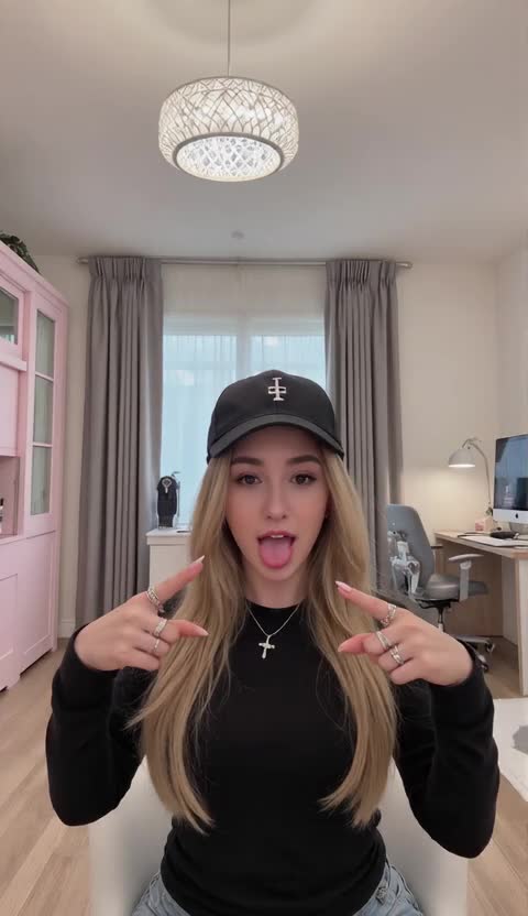 @Ella
