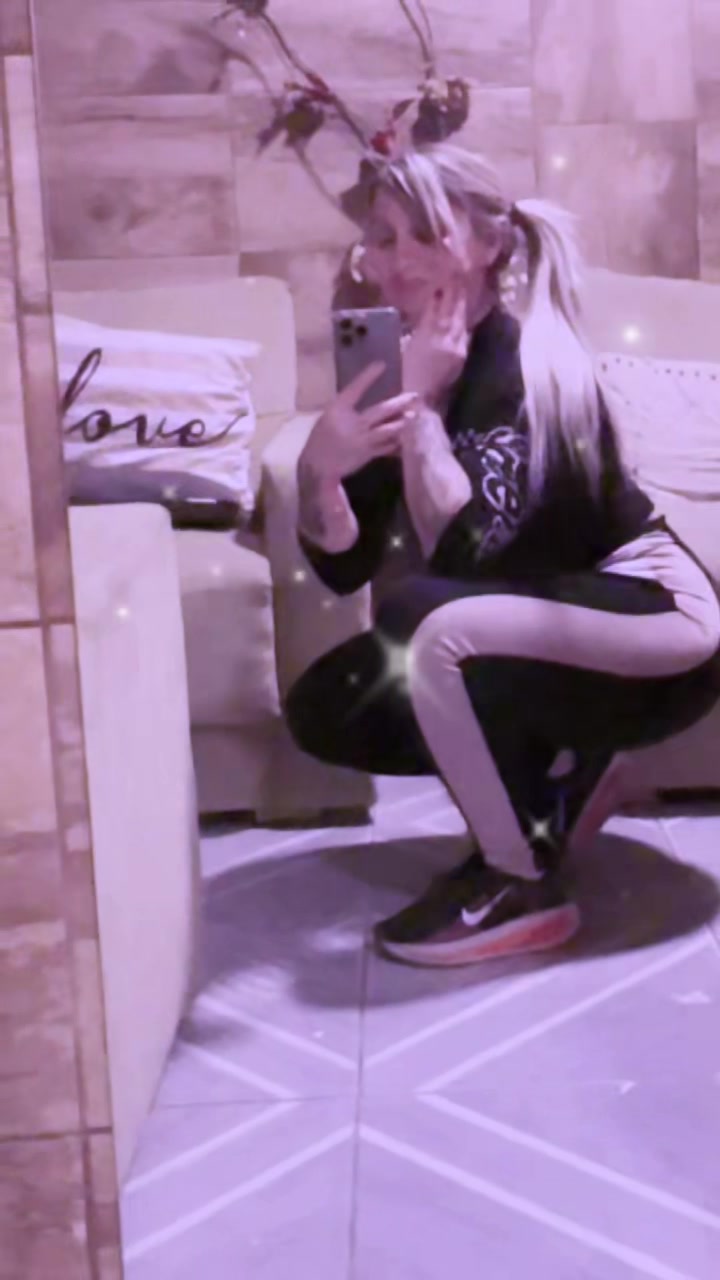 @Paola