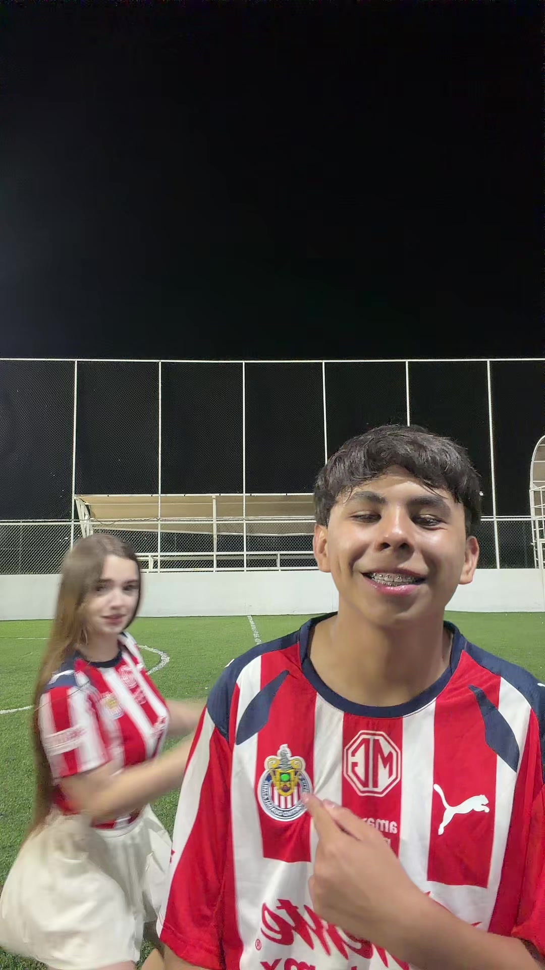 @charlychivas10