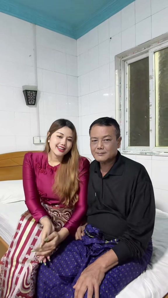 @MyatNoeKhaing🖤(မြတ်နိုးအိမ်)