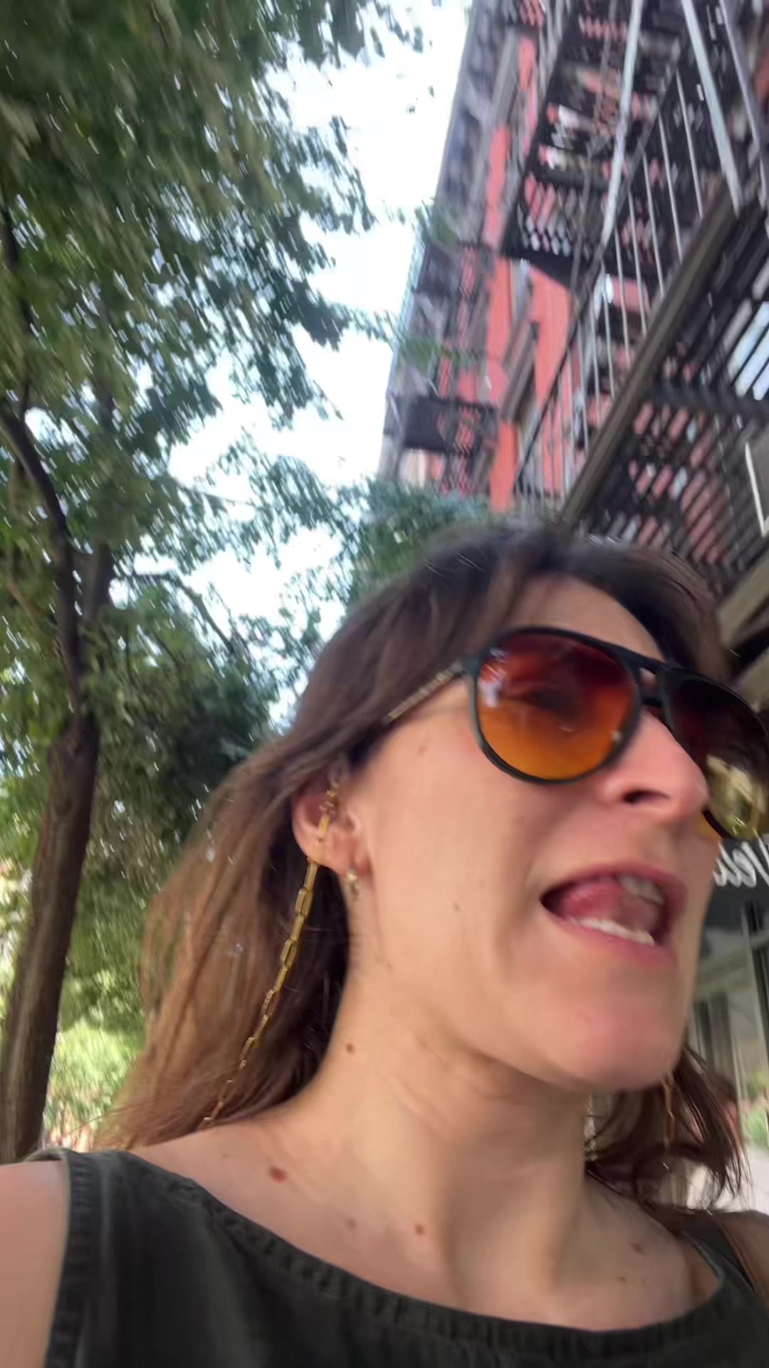 @מירב מלכת הזבל והעציצים