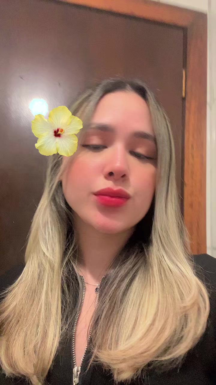 @Jennifer Lorrana 🐝