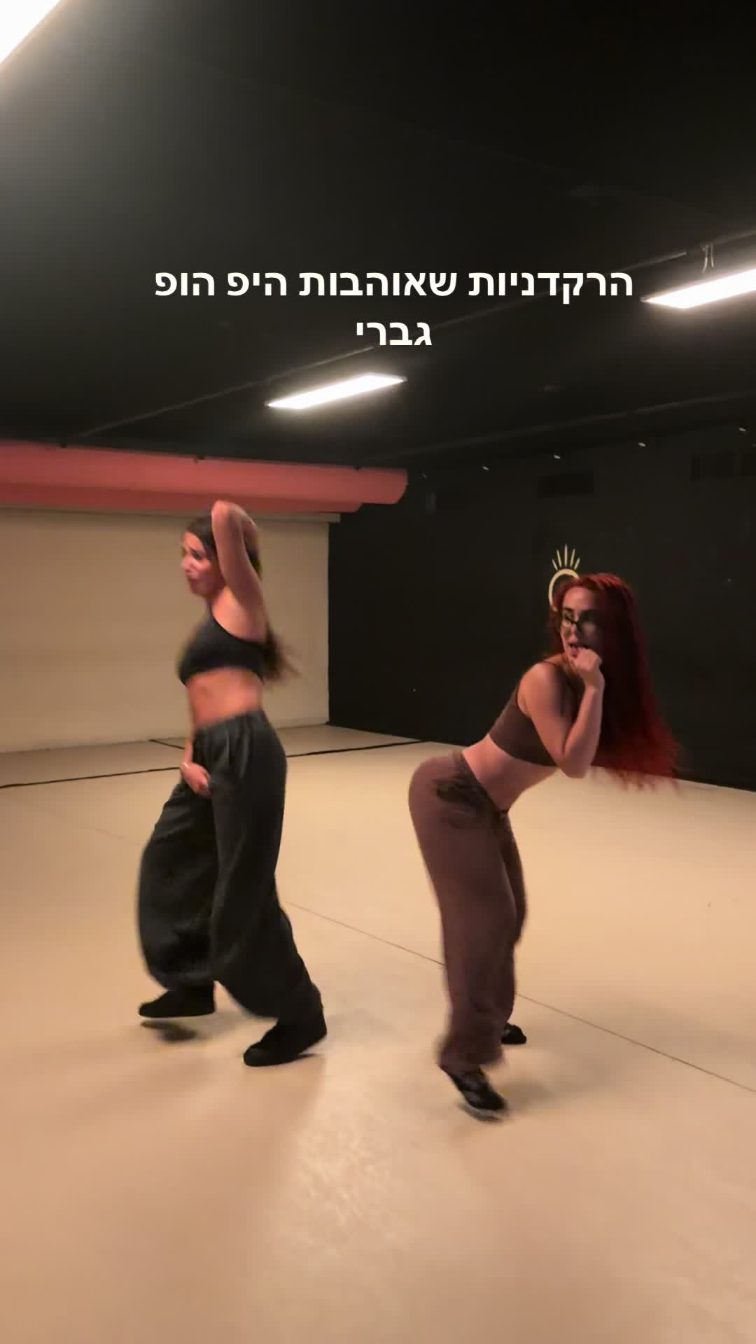 @Ella.