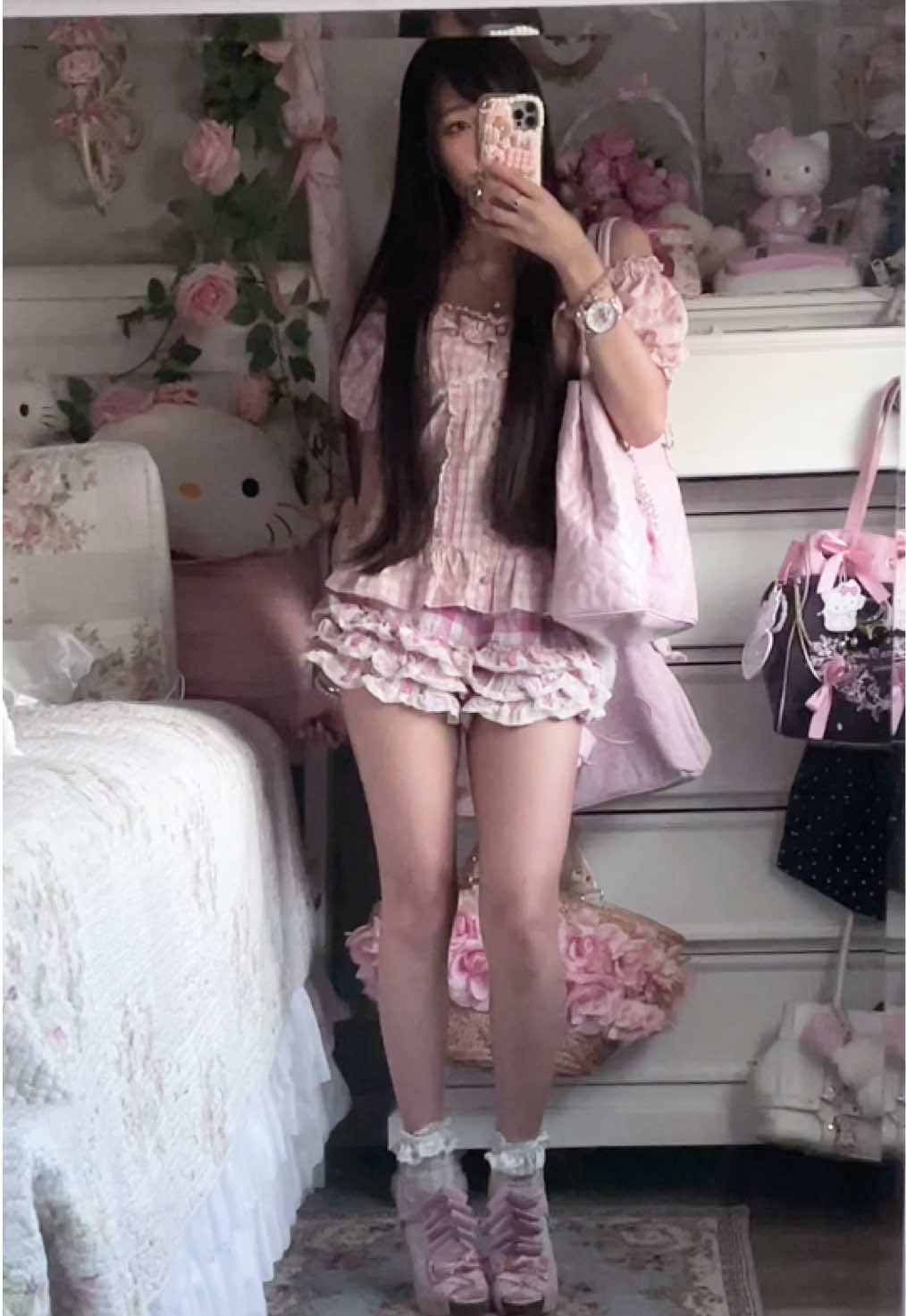@ପ(๑&bull;ᴗ&bull;๑)ଓ ♡ queenie