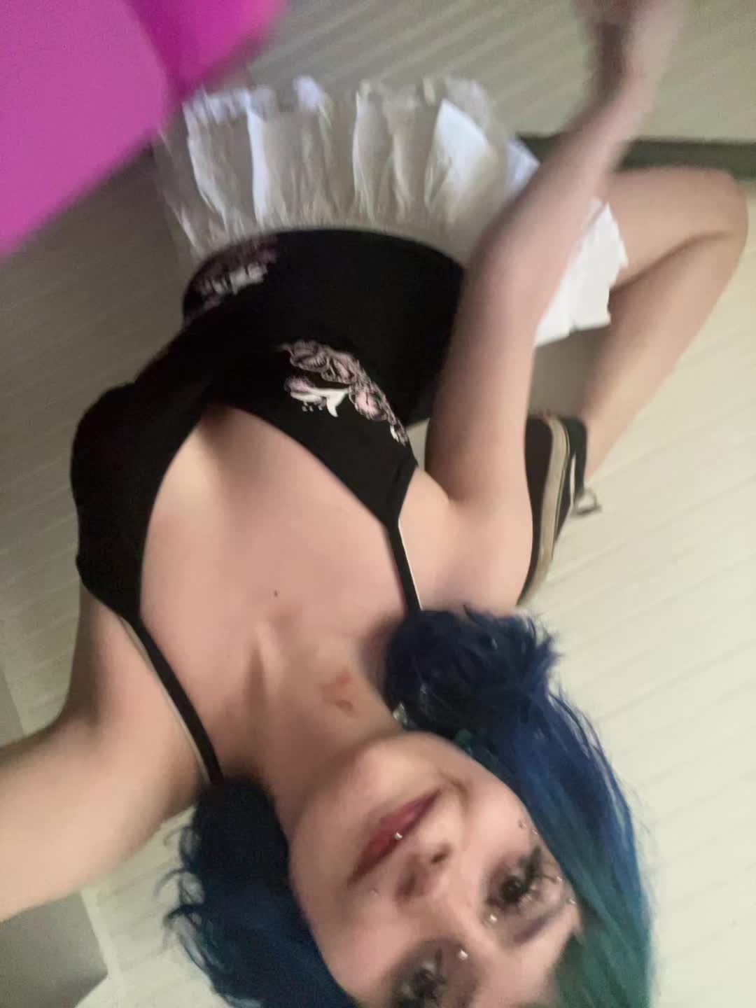 @delilah 🐝💛