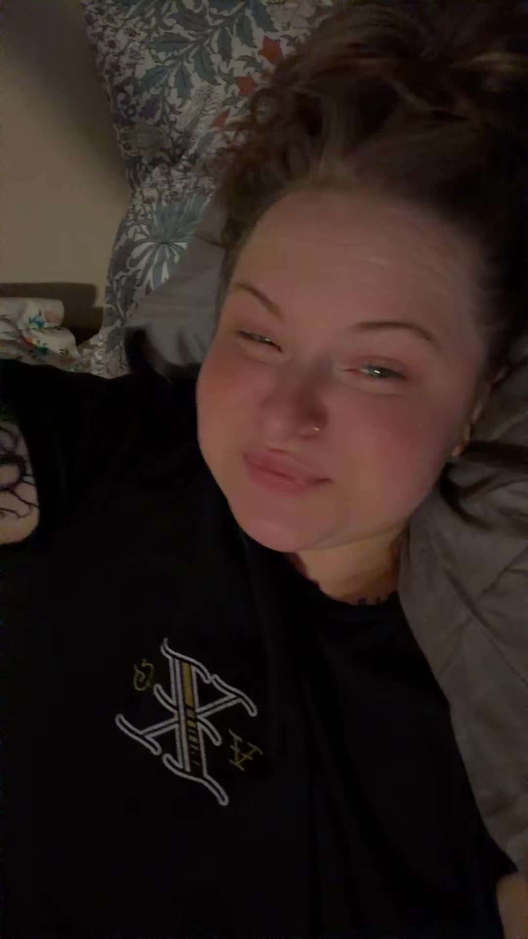 @xhallowedhoney