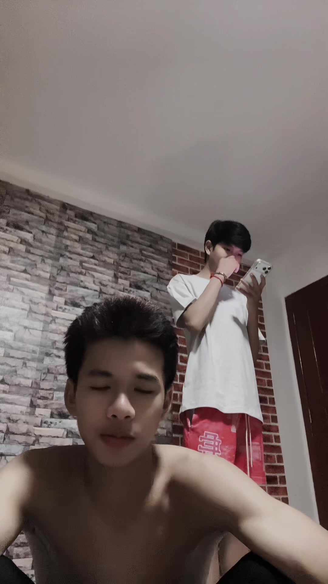 @KORNG KORNG):
