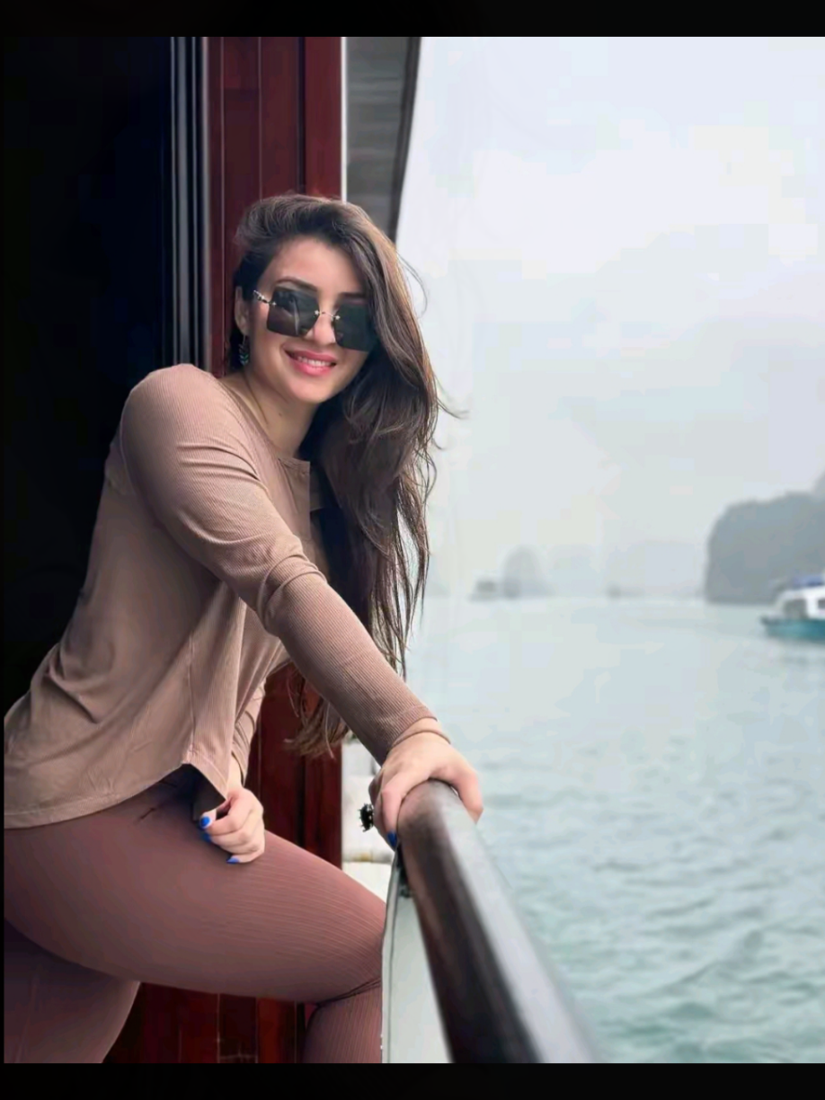 @ZOYA KHAN