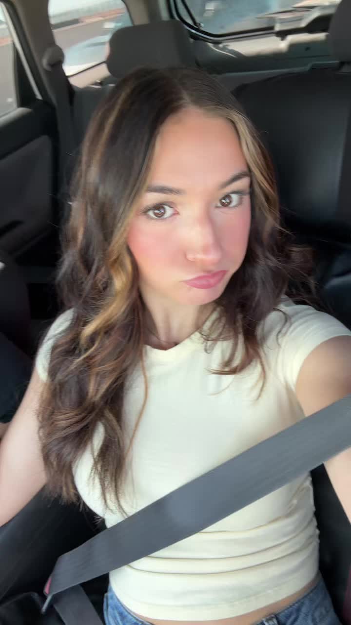 @Bella