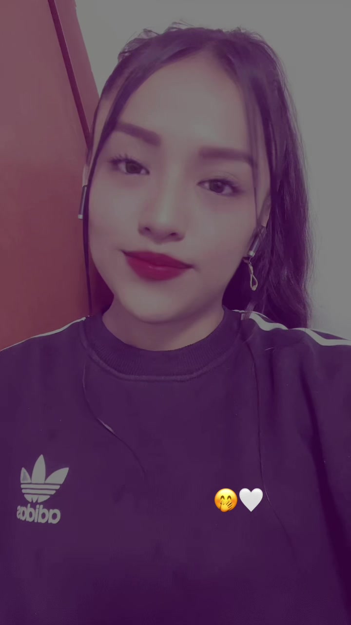 @JULIANA RAFAILE.