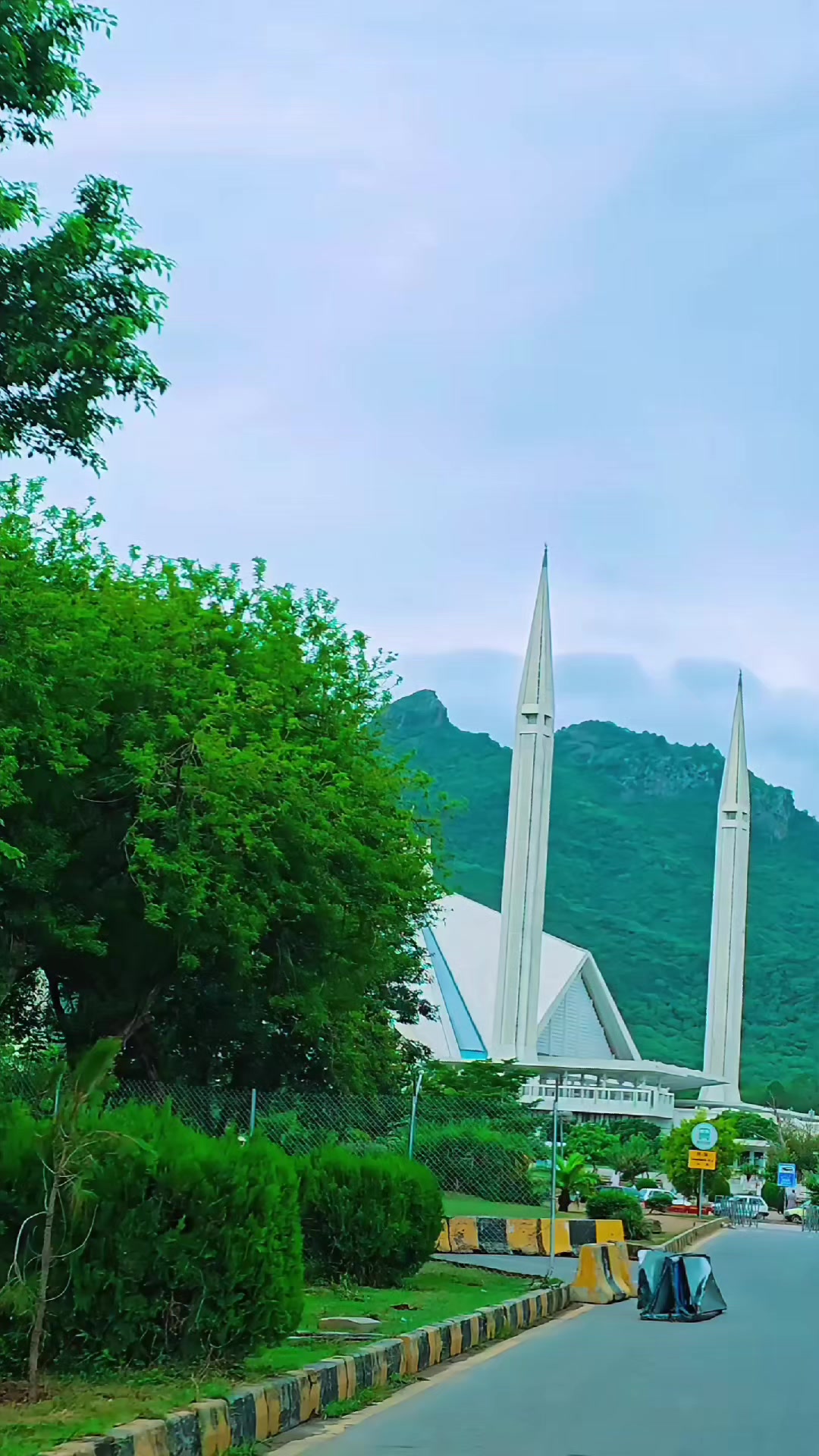 @Only Faisal Masjid ๐