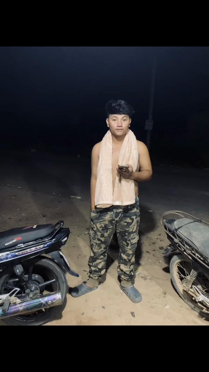 @សុឡាត់ ក្បាល់ខូច🙄