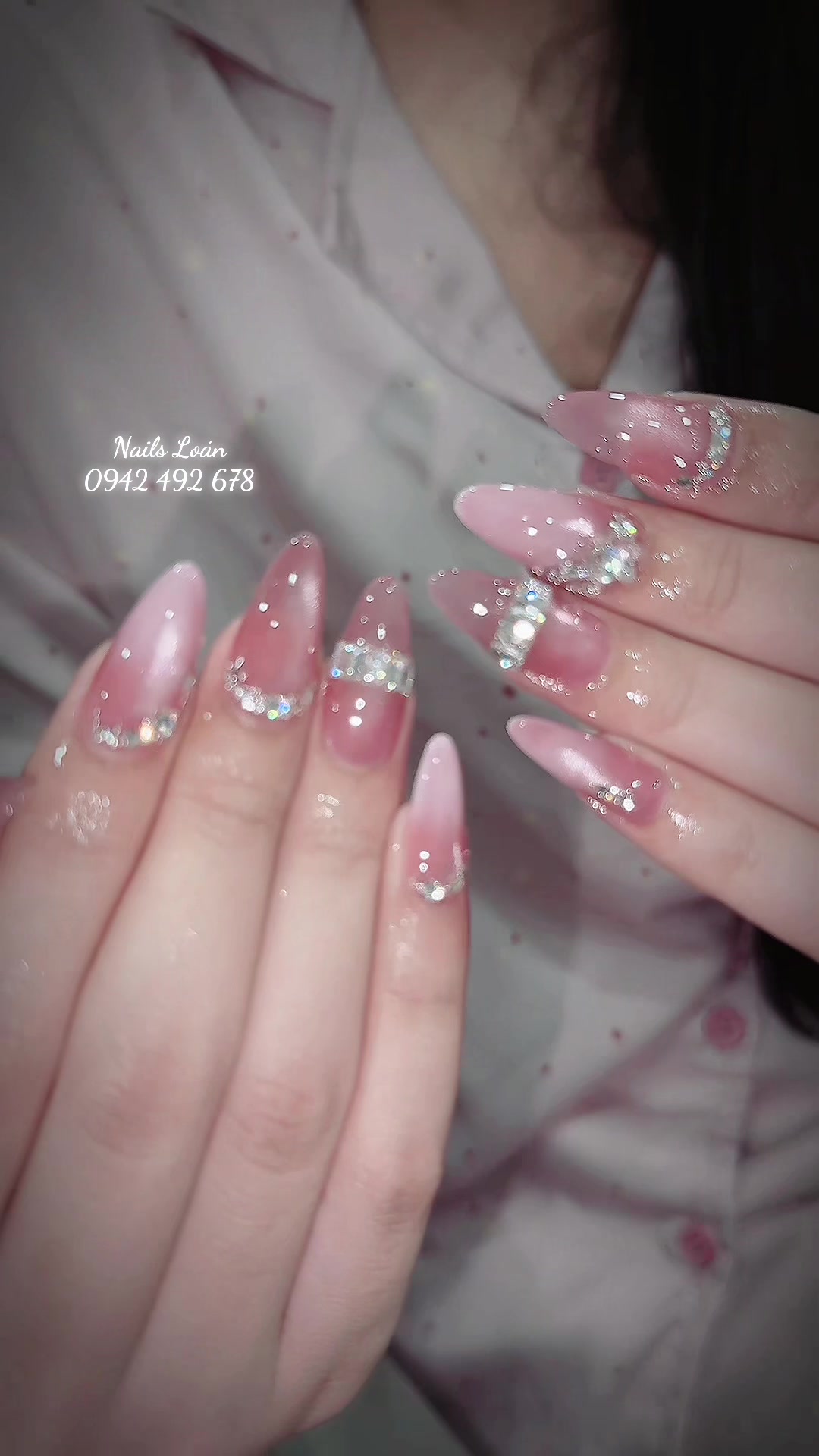 @Nails Loán