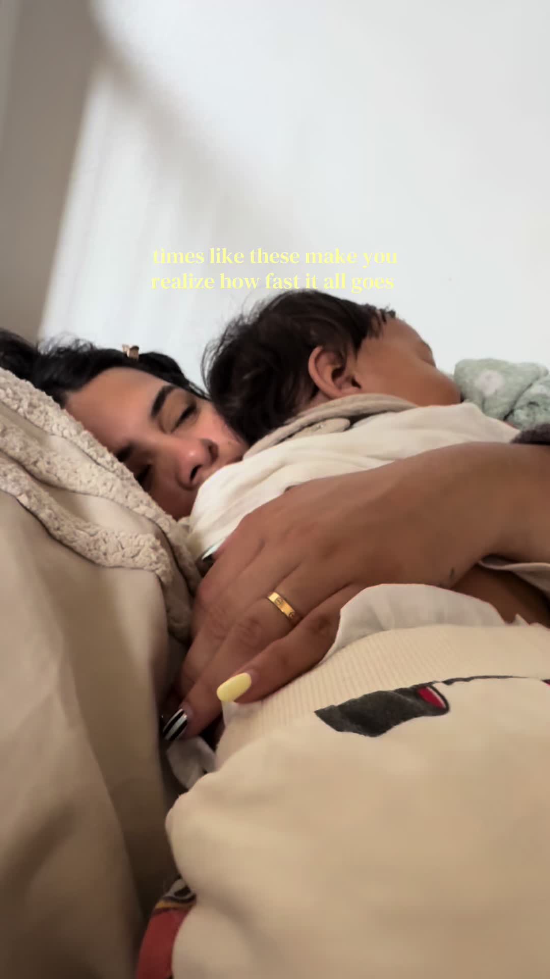 @april | mommy + nail tech