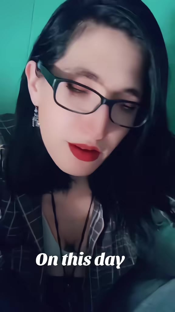 @Oginiiwaabigwan
