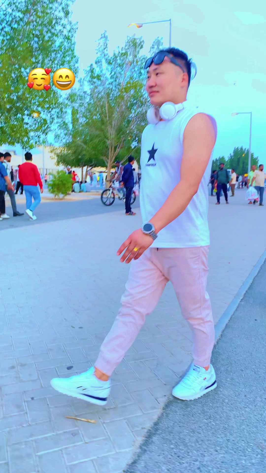 @Mitra magar (खादि 🇶🇦❣️)