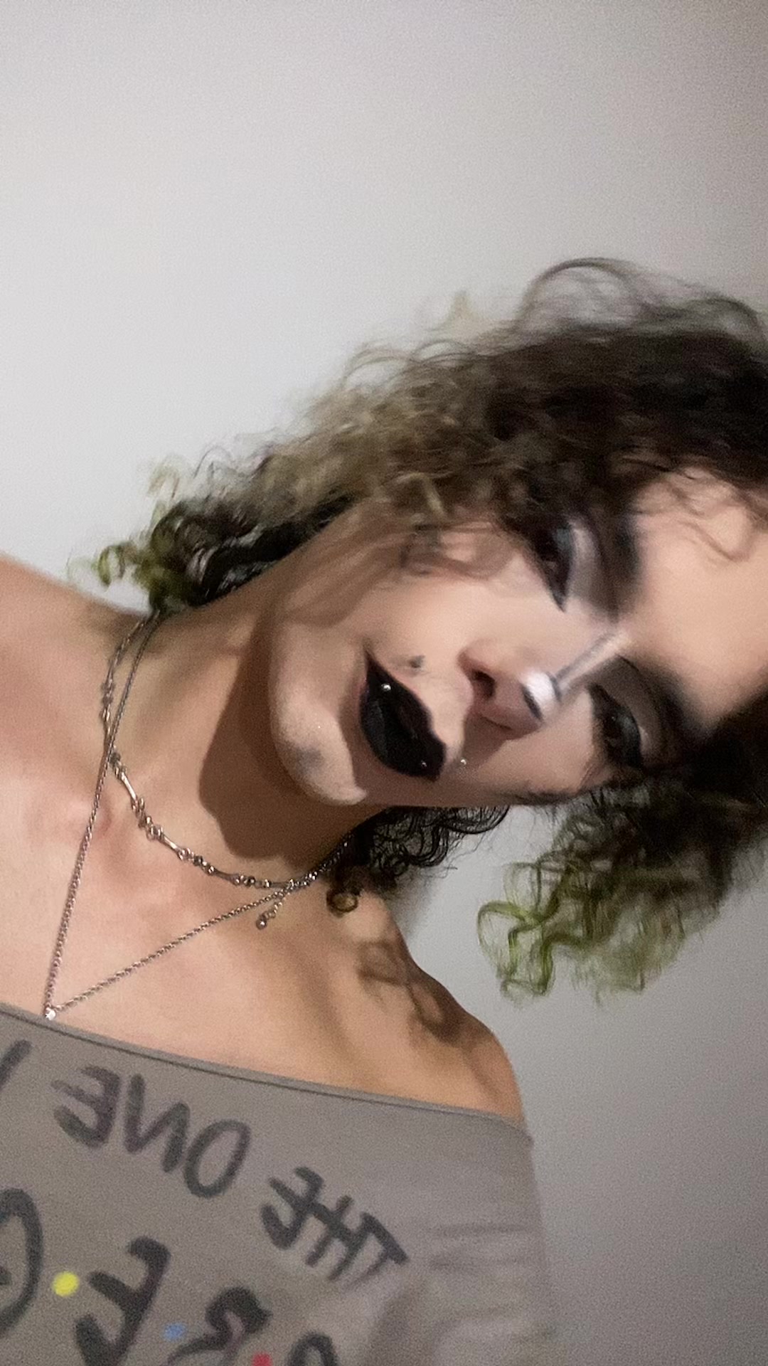 @shes_licking_thewall