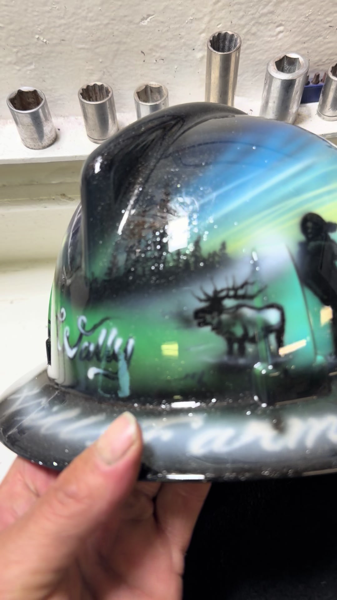 @into the wind airbrush studio