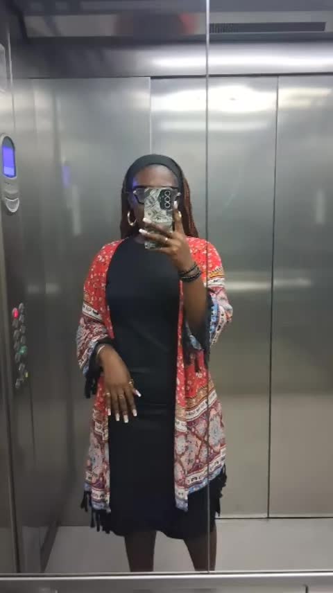 @YAA KISSIWAA ASANTE😇✨🥂