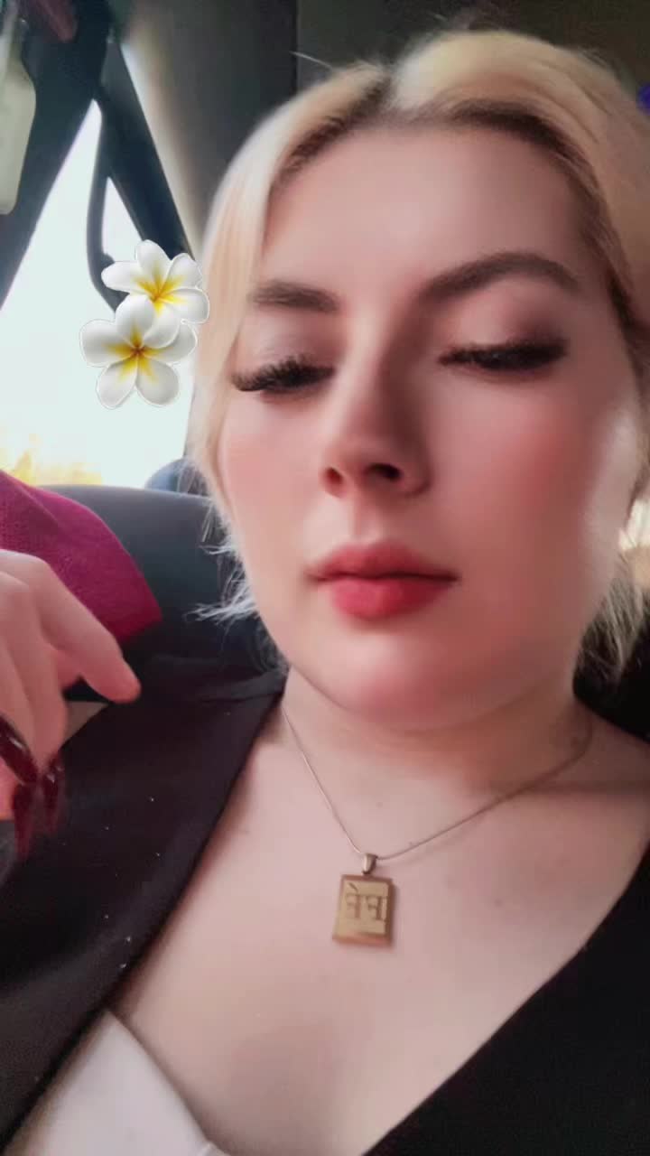 @Yenni 😻🇩🇪