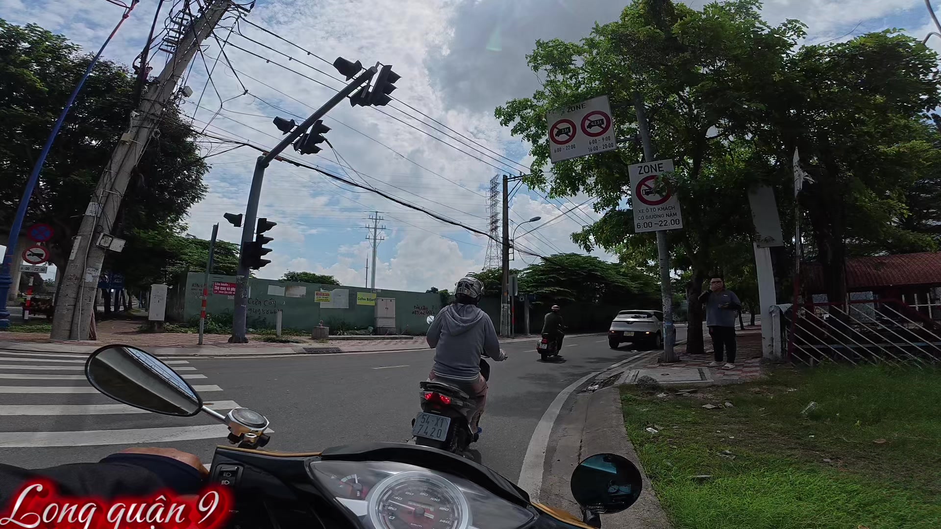 @Long Quận 9