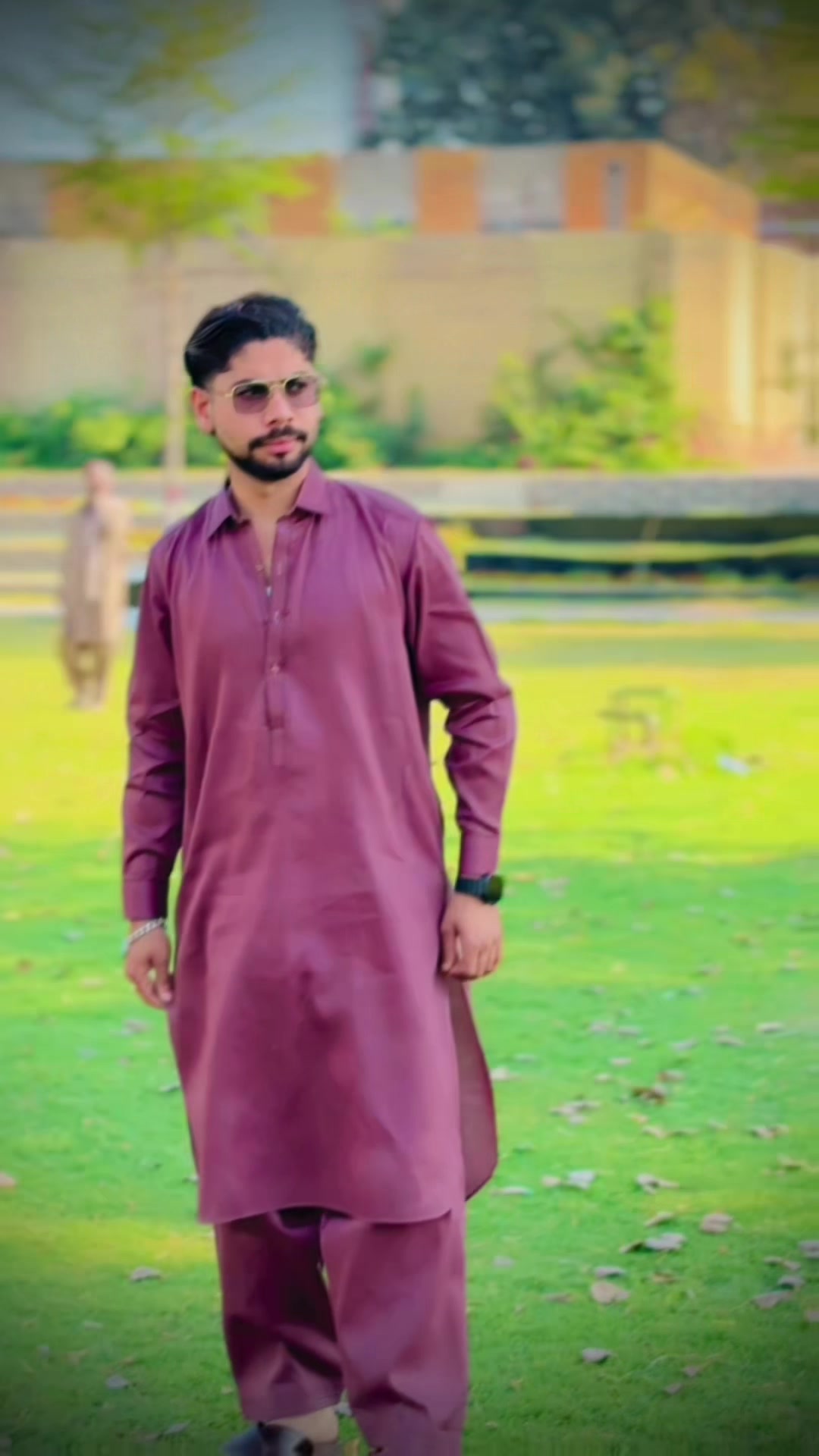 @👑ZeEsHaN-KiNg👑