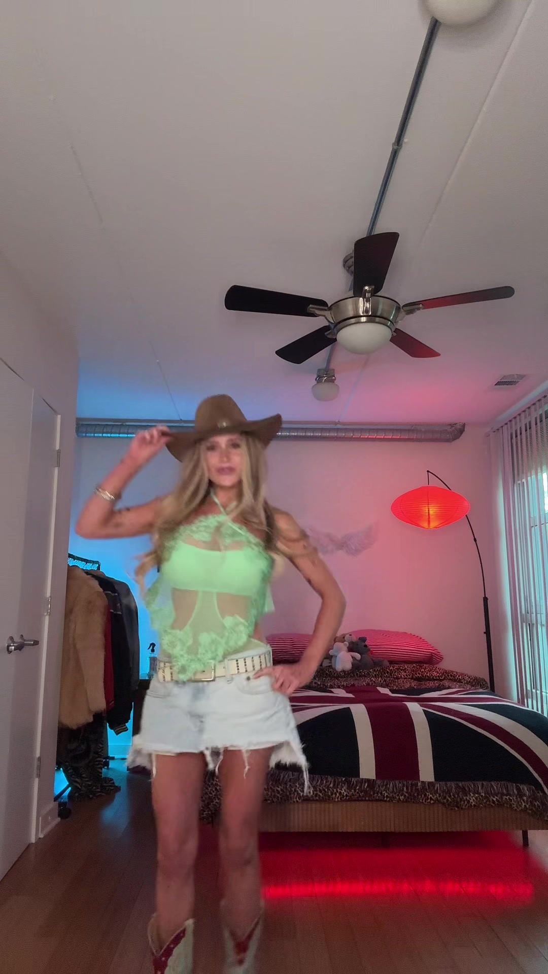 @isabella